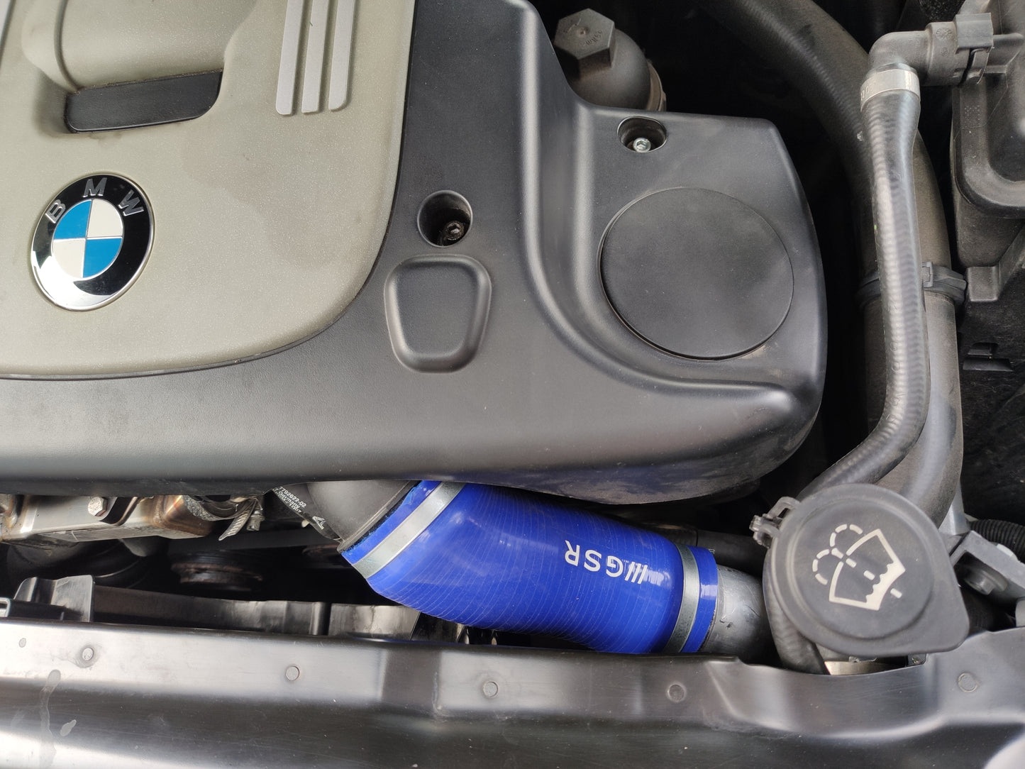 Dyzelinių BMW E60 E61 viršutinė EGR žarna